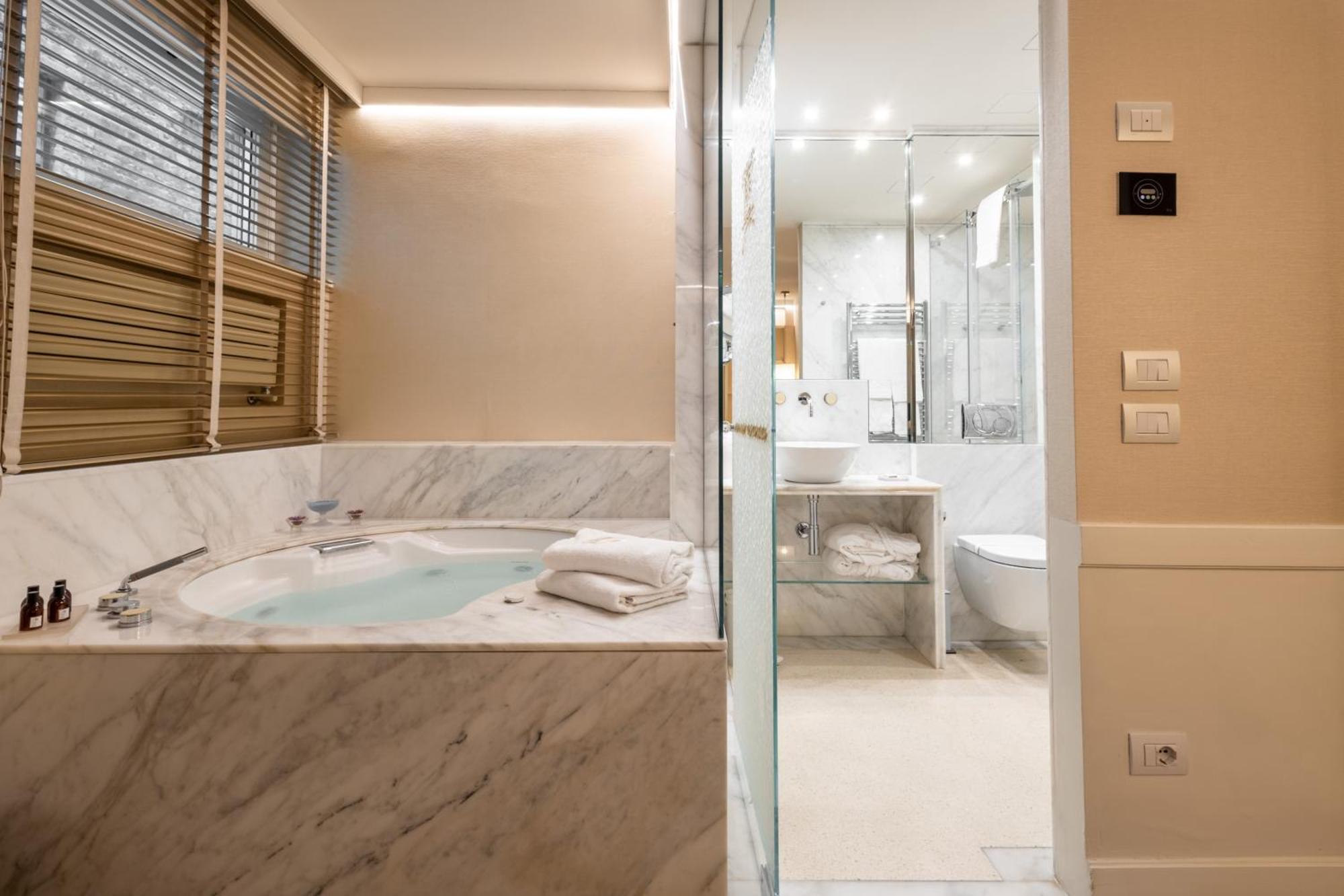 Ponte Vecchio & Hotel 4*